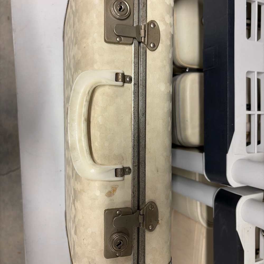 Vintage Style Blue and Cream Small Suitcase - Picture 4 of 9